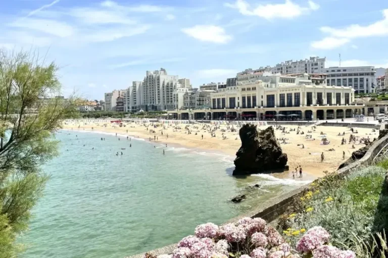 grande plage biarritz